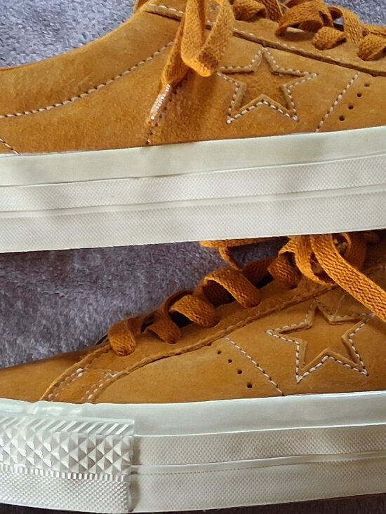 Athletic_Shoes
